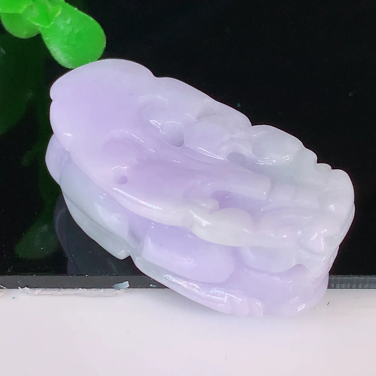 自然光实拍，冰润紫罗兰招财貔貅吊坠，民间有“一摸貔貅运程旺盛，再摸貔貅财运滚滚，三摸貔貅平步青云 ”