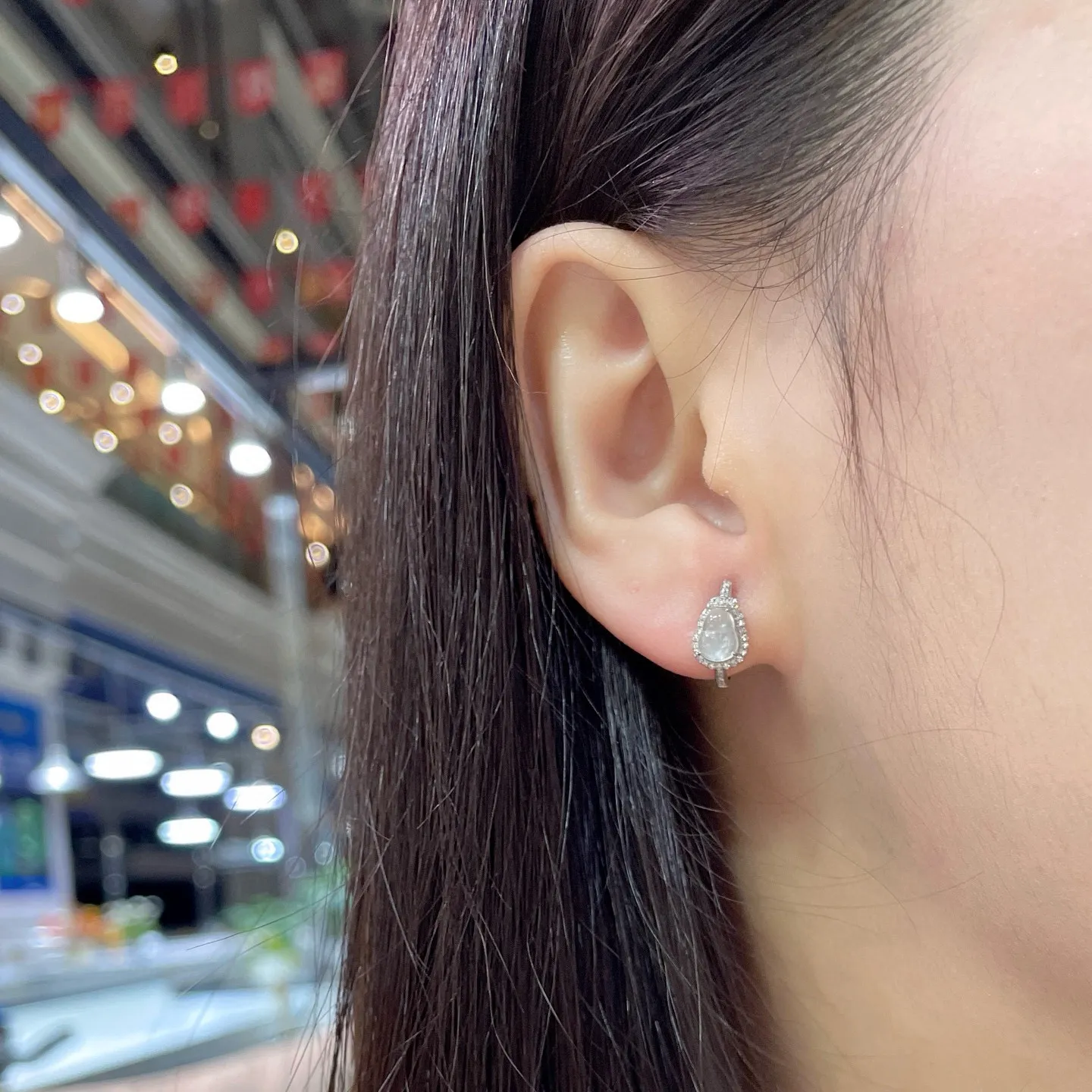 高冰 起光 茅台白 葫芦耳扣
18k金7.8-6.2-4.5mm
