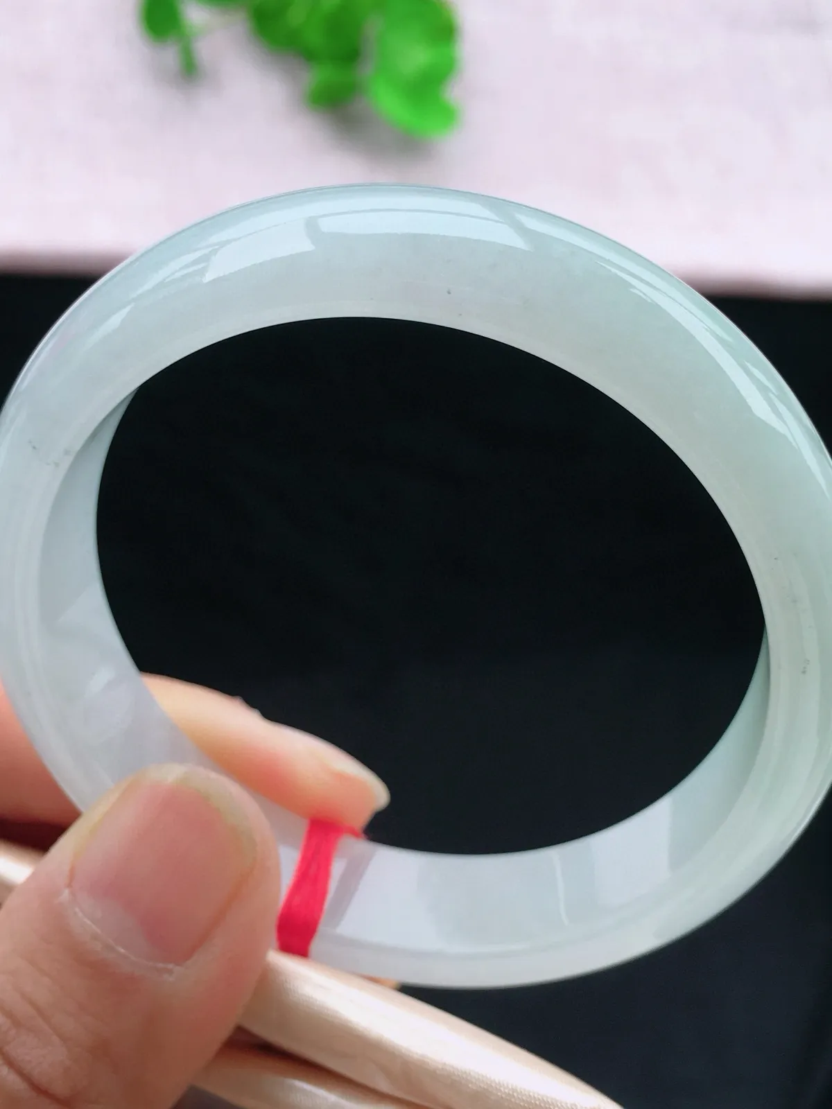 正圈56-57可戴，种老水足，尺寸56.5/13.6/7.3mm，白冰正圈翡翠手镯