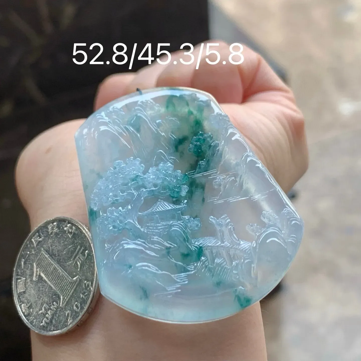 冰种飘花山水牌
清爽