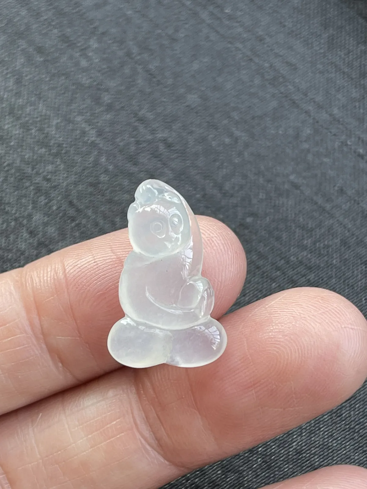 缅甸翡翠A货，猴子，上身效果很好，一生平安，幸福快乐。