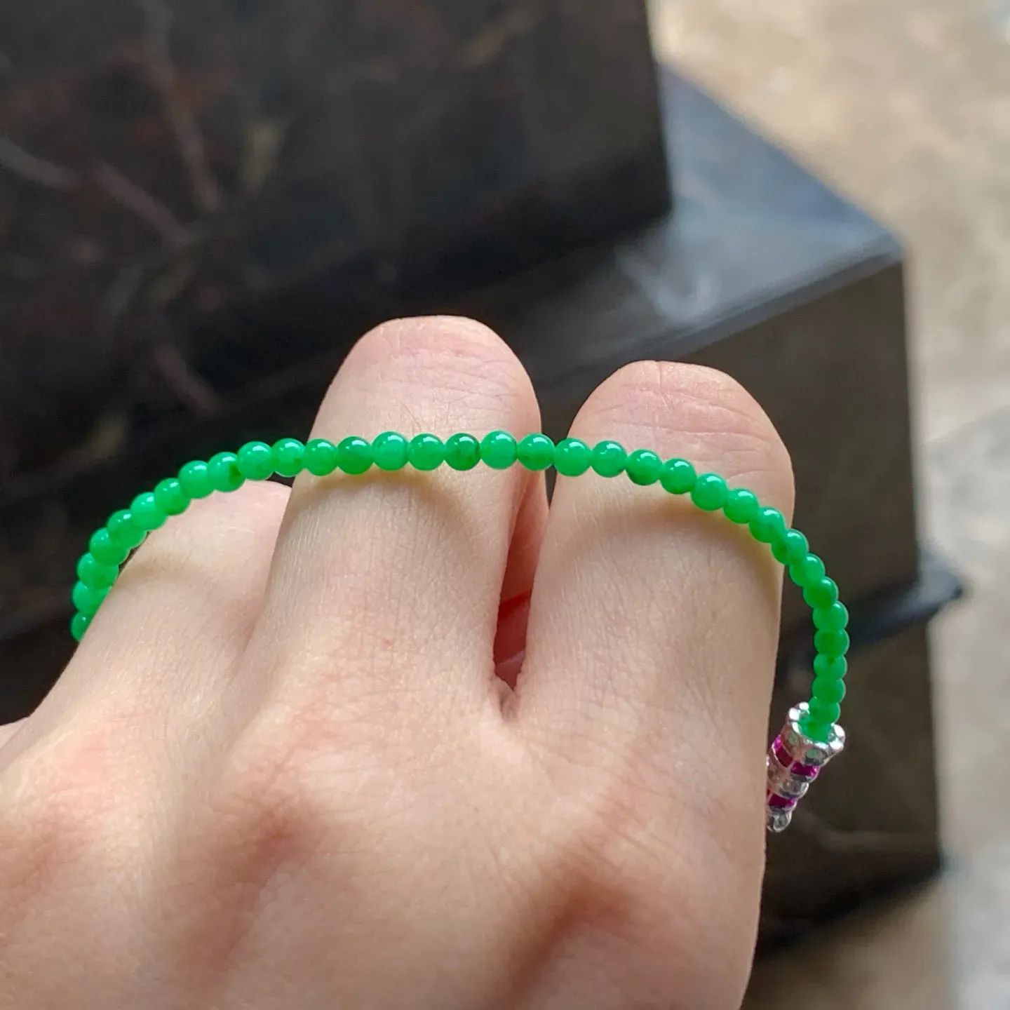 阳绿小米珠手串