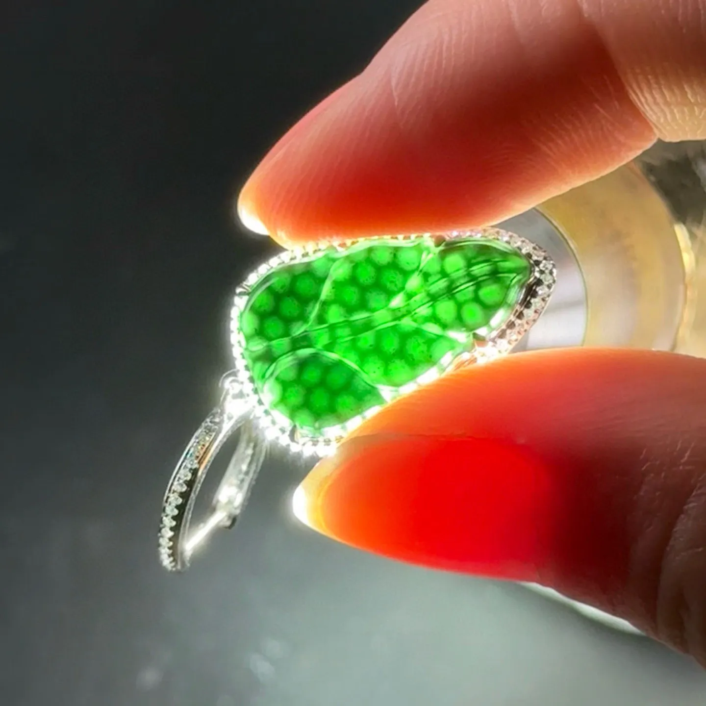 精品18k墨翠叶子耳坠 种好色正 黑度极好 打灯通透 油性十足 尺寸22