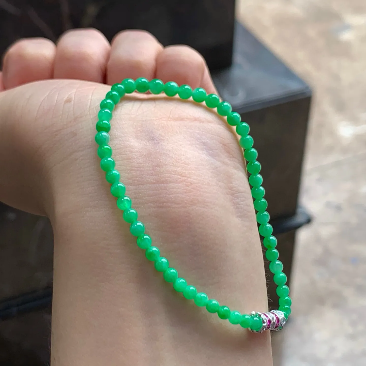 阳绿手串小米珠