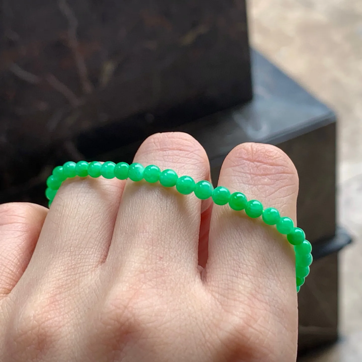 阳绿手串小米珠