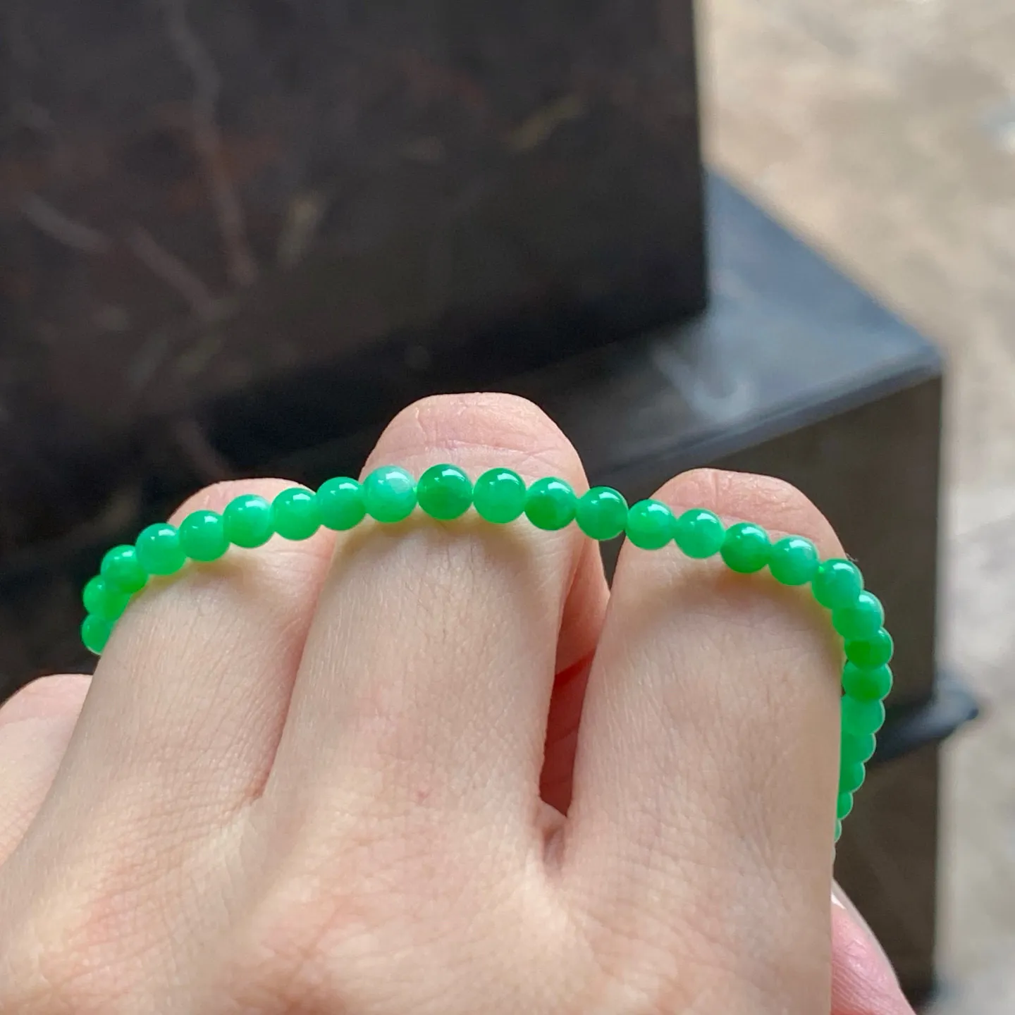 阳绿手串小米珠