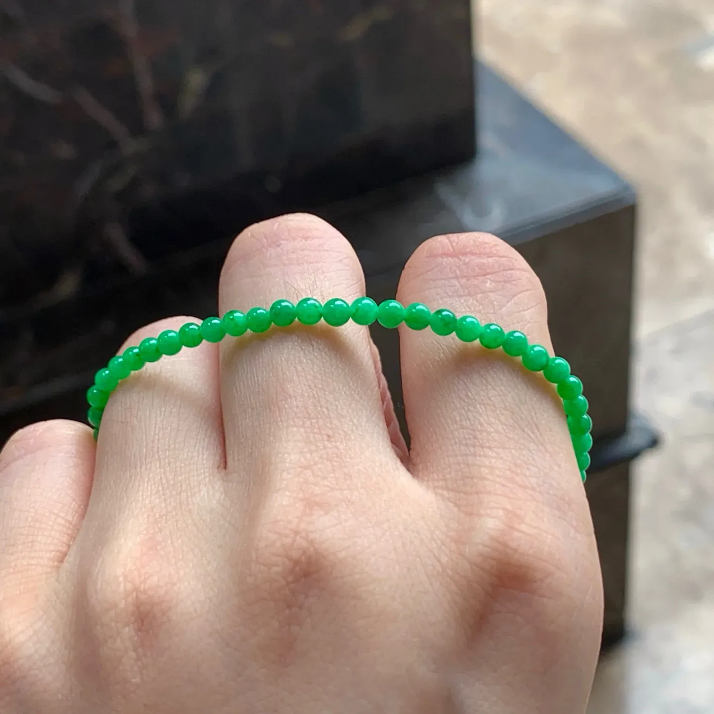 阳绿小米珠手串
