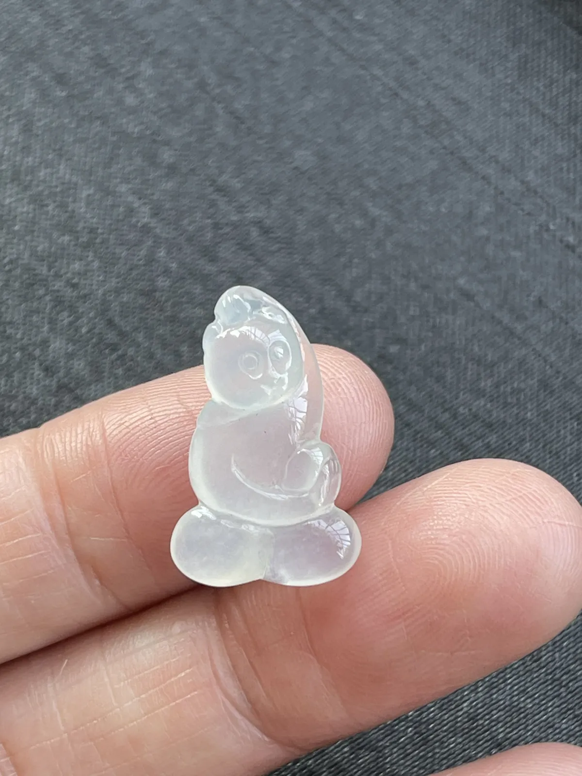 缅甸翡翠A货，猴子，上身效果很好，一生平安，幸福快乐。