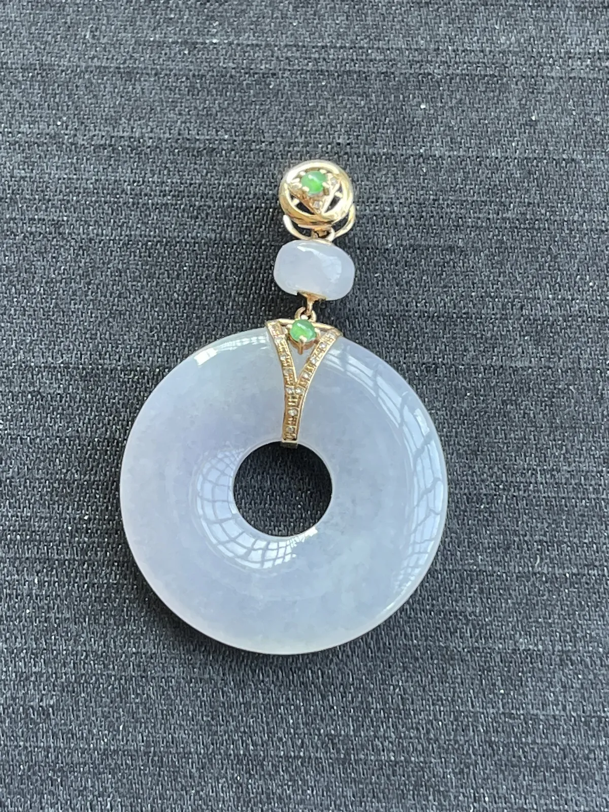 缅甸翡翠A货，甜甜圈，福满人间，上身效果非常美，幸福快乐，裸石尺寸26.4/4.3