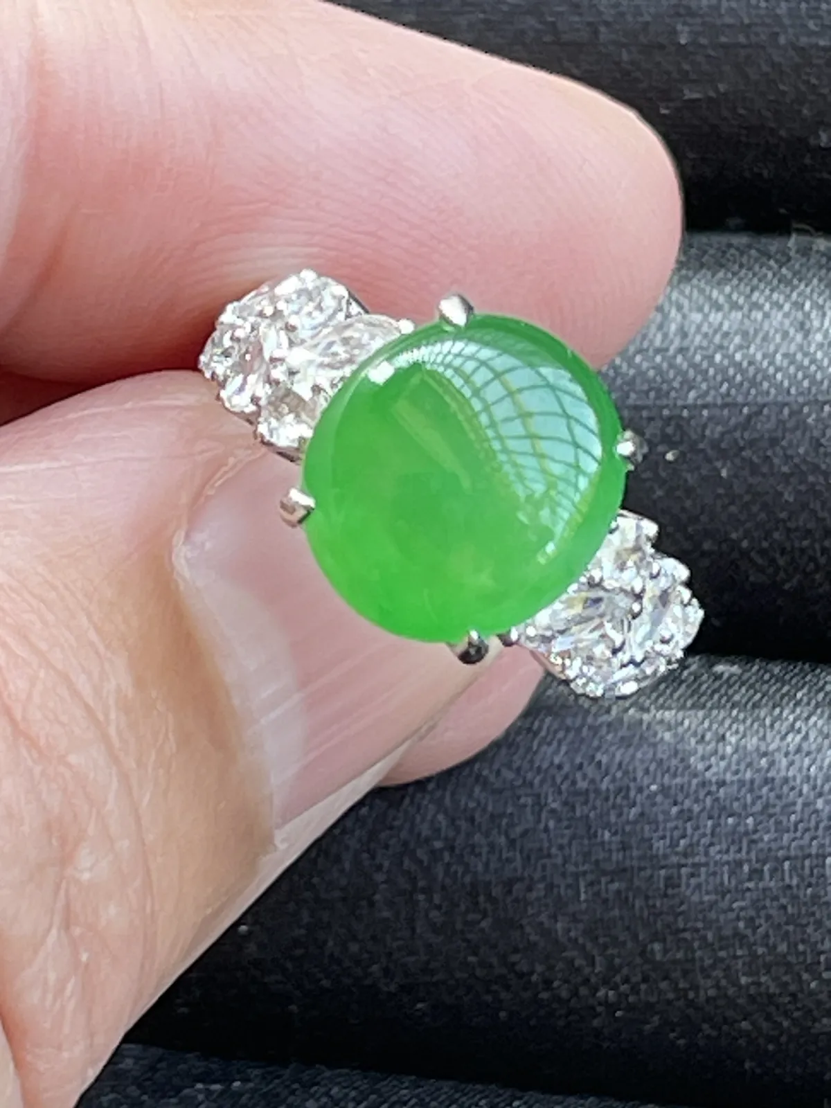 缅甸翡翠A货，正阳绿女富贵戒，上手效果非常好，吉祥富贵，裸石尺寸11/10/3