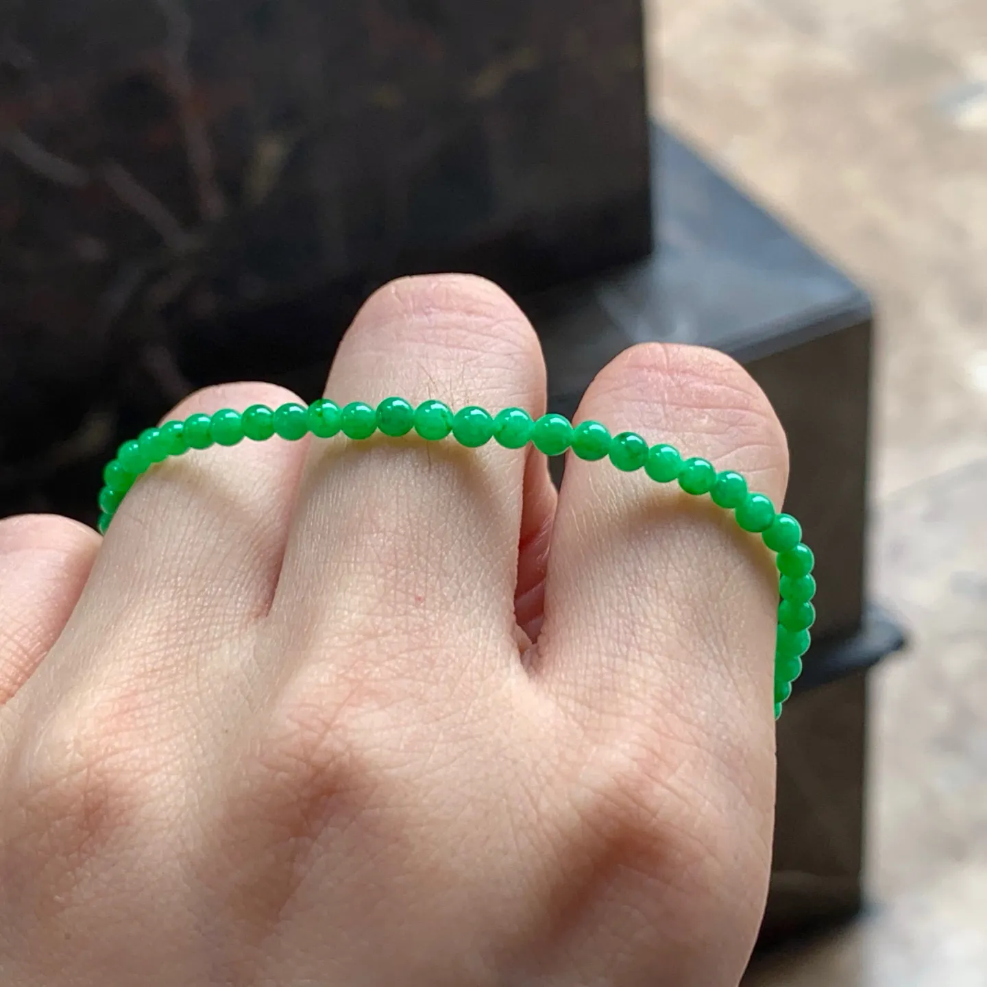 阳绿小米珠手串