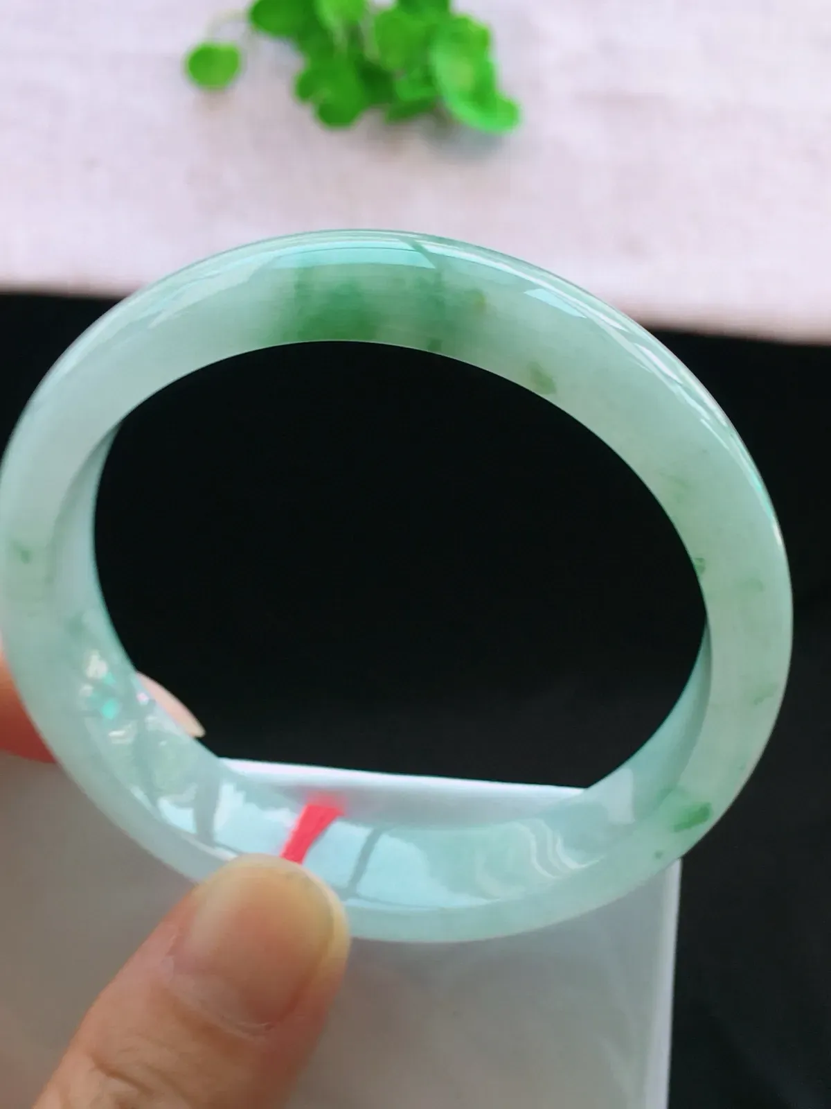 正圈58-59可戴，种老水足，尺寸59/13.7/7.3mm，冰飘花正圈翡翠手镯