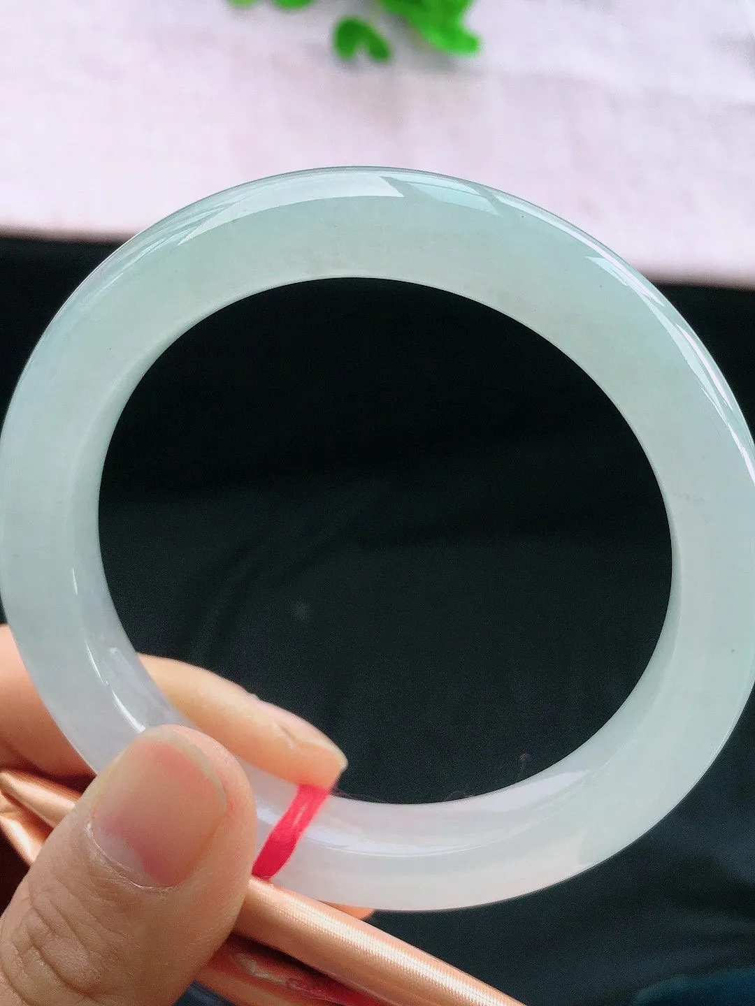 正圈59-60可戴，种老水足，尺寸60/11.6/9.6mm，白冰大圈口正圈翡翠手镯