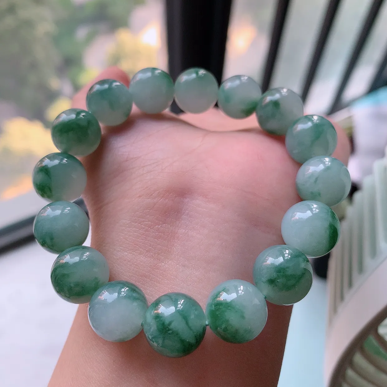 自然光实拍，缅甸天然翡翠A货，老坑冰飘花圆珠翡翠手串手链  种老水足  冰清玉润  颜色漂亮 #001.1取一尺寸12.8