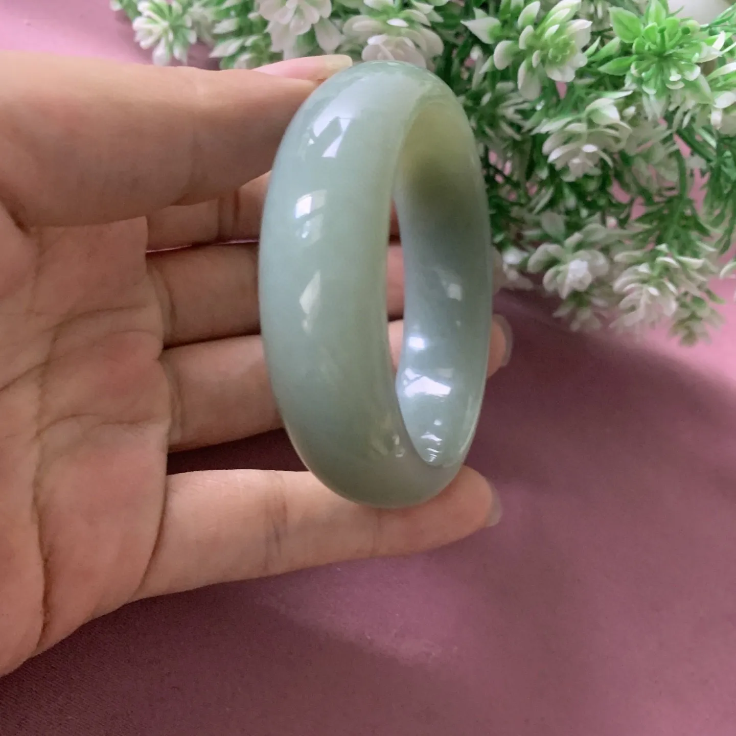 和田玉54圈口且末蓝手镯，品质好，料子好，脂粉好，细腻油润，佩戴端庄典雅，低调内涵