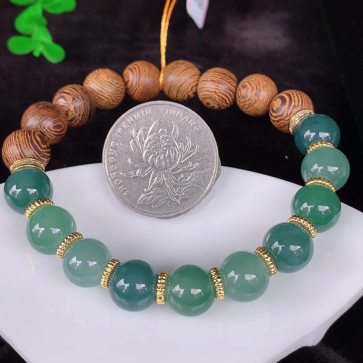 自然光实拍，天然翡翠A货，冰种满色吊坠珠翡翠手串手链，种老水足，冰清玉润  颜色漂亮  #001.1取一尺寸10