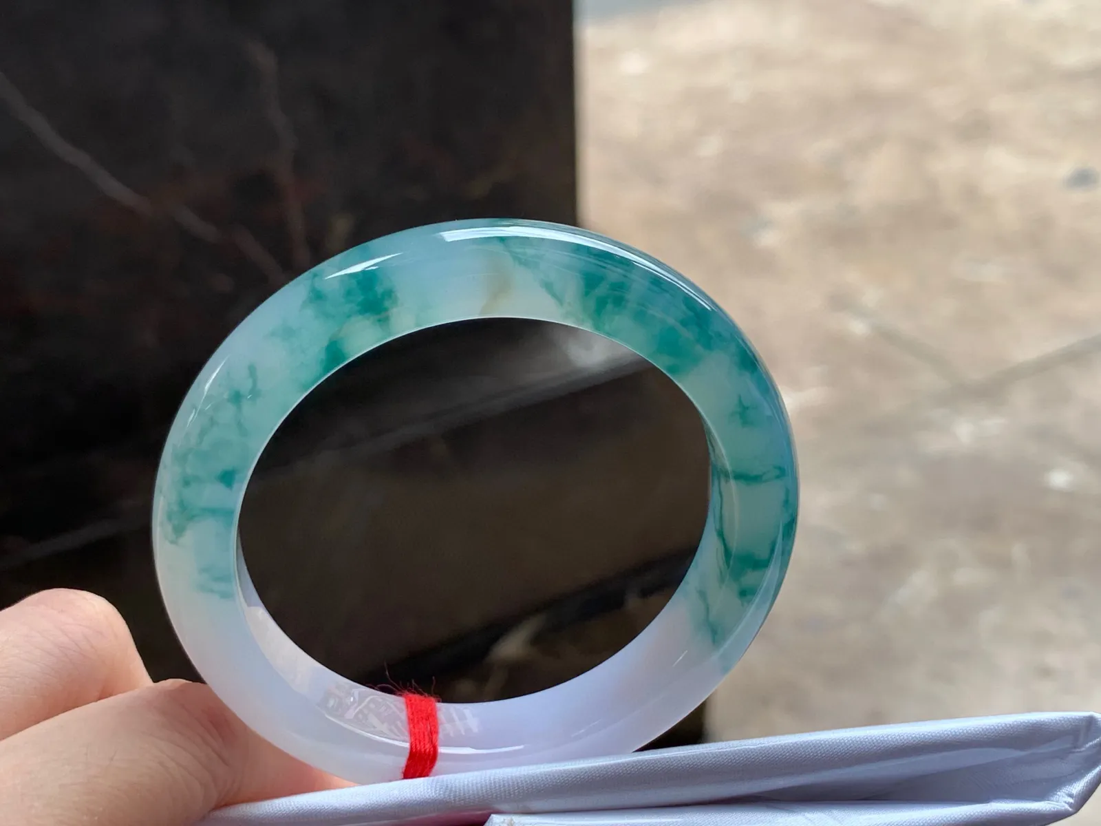 冰种飘花手镯
种好54.5/11/8.8mm