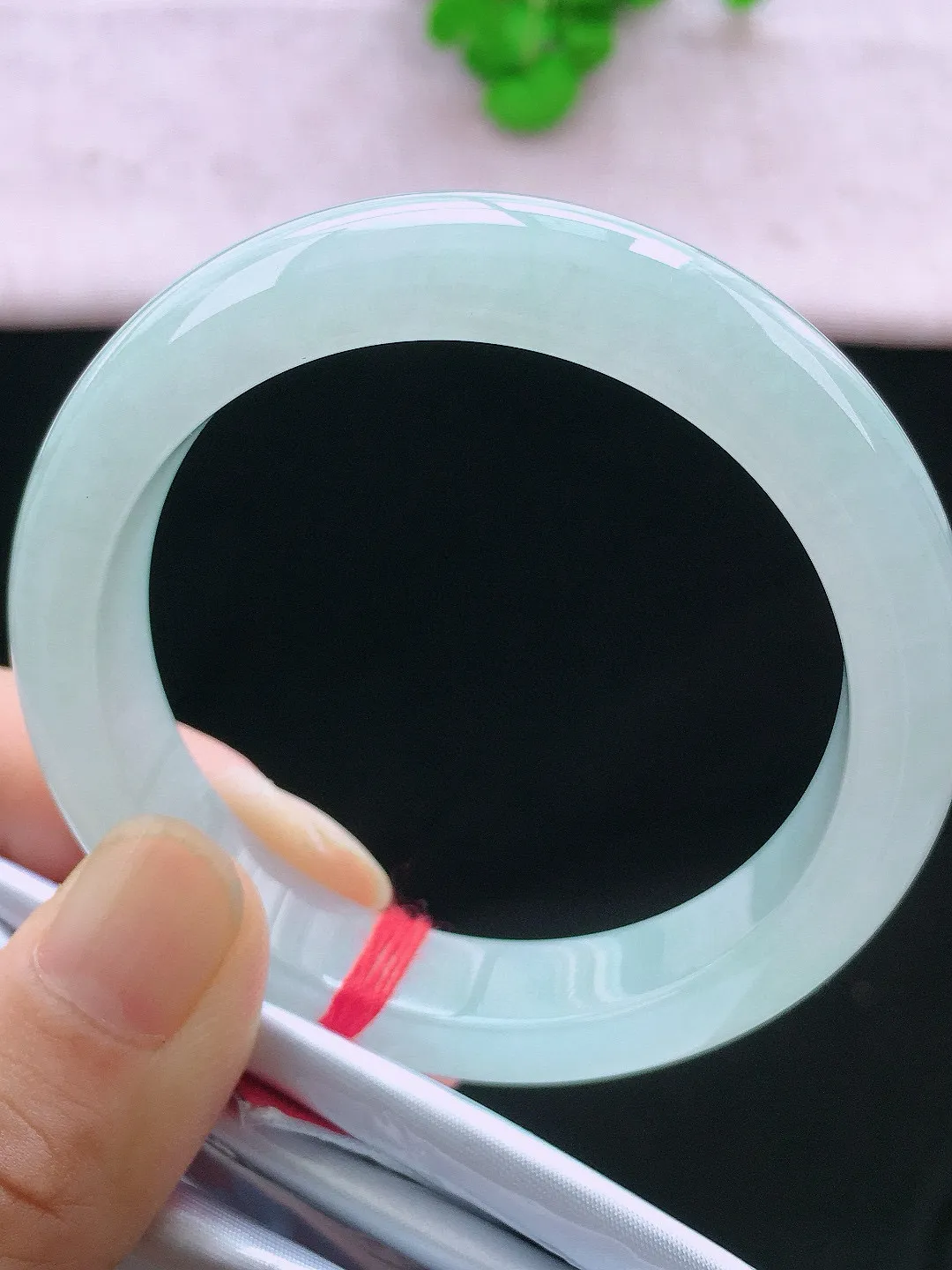 正圈53-54可戴，种老水足，尺寸54/12.1/8.3mm，白冰正圈翡翠手镯