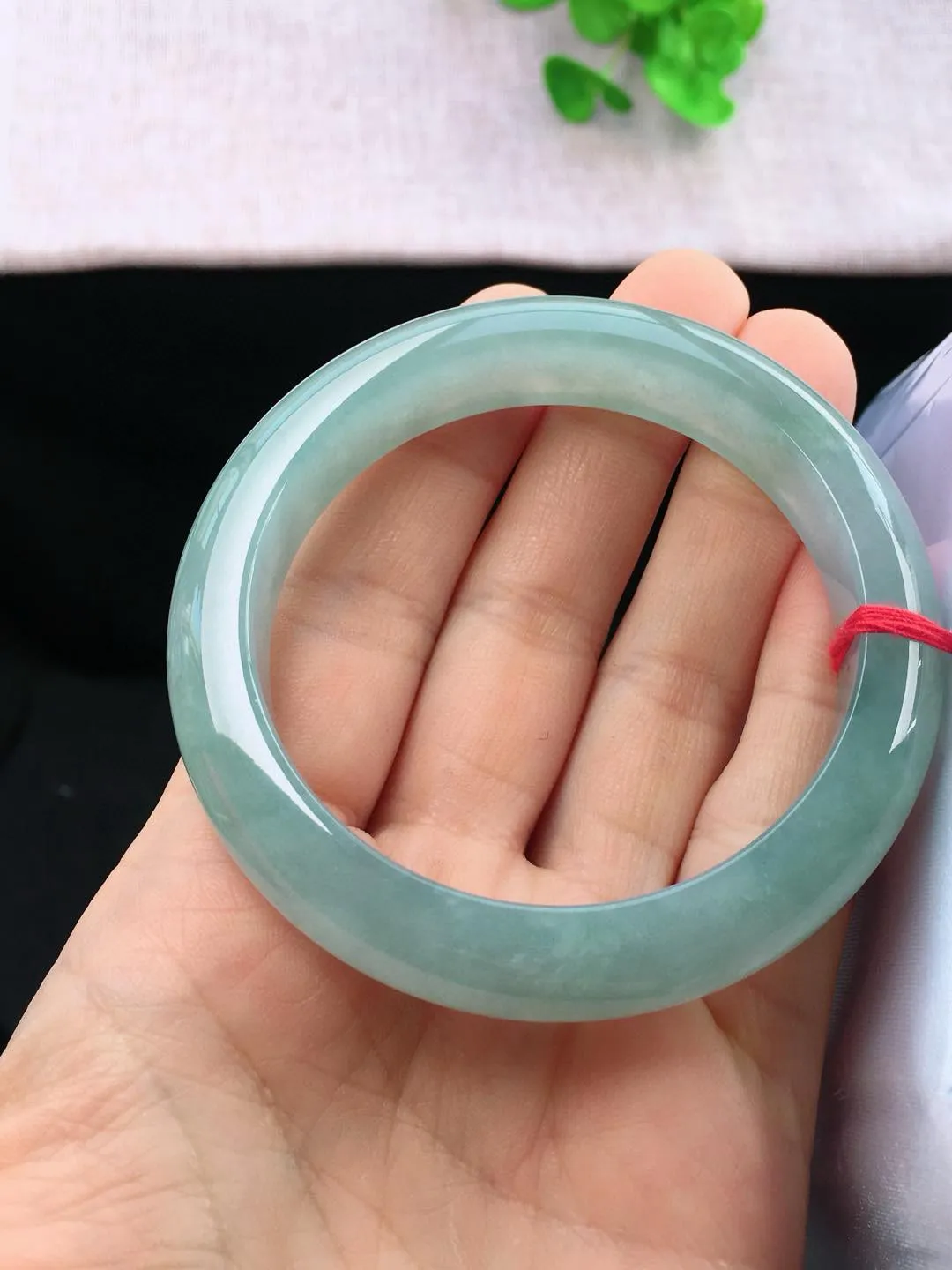 正圈56-57可戴，种老水足，尺寸56.5/12.5/8.8mm，底色正圈翡翠手镯