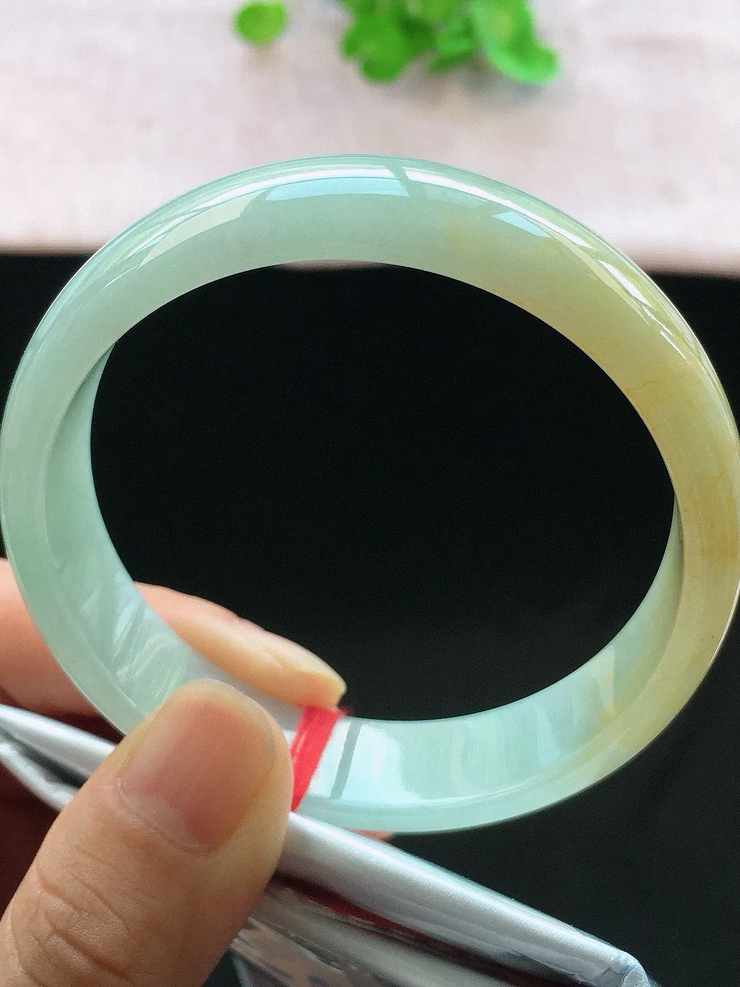正圈58-59可戴，种老水足，宽版，尺寸58.7/14.5/6.2mm，冰黄翡正圈翡翠手镯