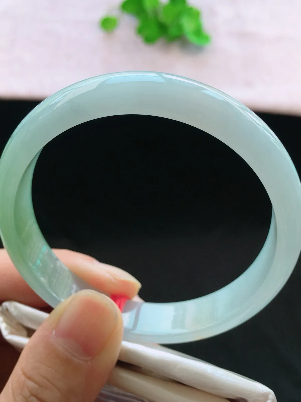 正圈57-58可戴，种老水足，尺寸58/12/6.4mm，冰黄翡大圈口正圈翡翠手镯