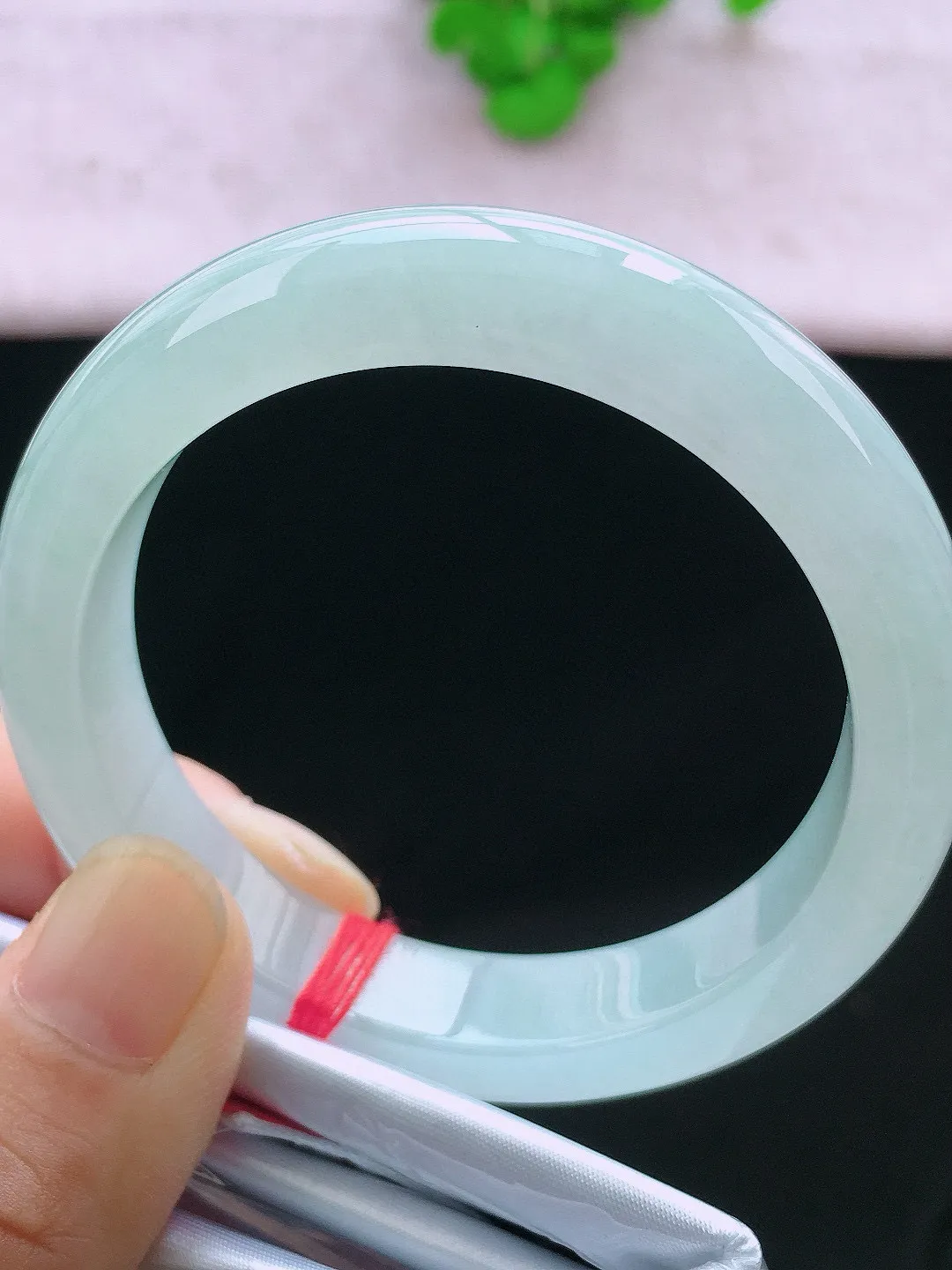 正圈53-54可戴，种老水足，尺寸54/12.1/8.3mm，白冰正圈翡翠手镯