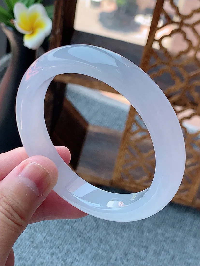 a货翡翠老坑冰种白月光正装正圈手镯55-56圈口 尺寸55.6×11.4×8.5mm 重量55.47