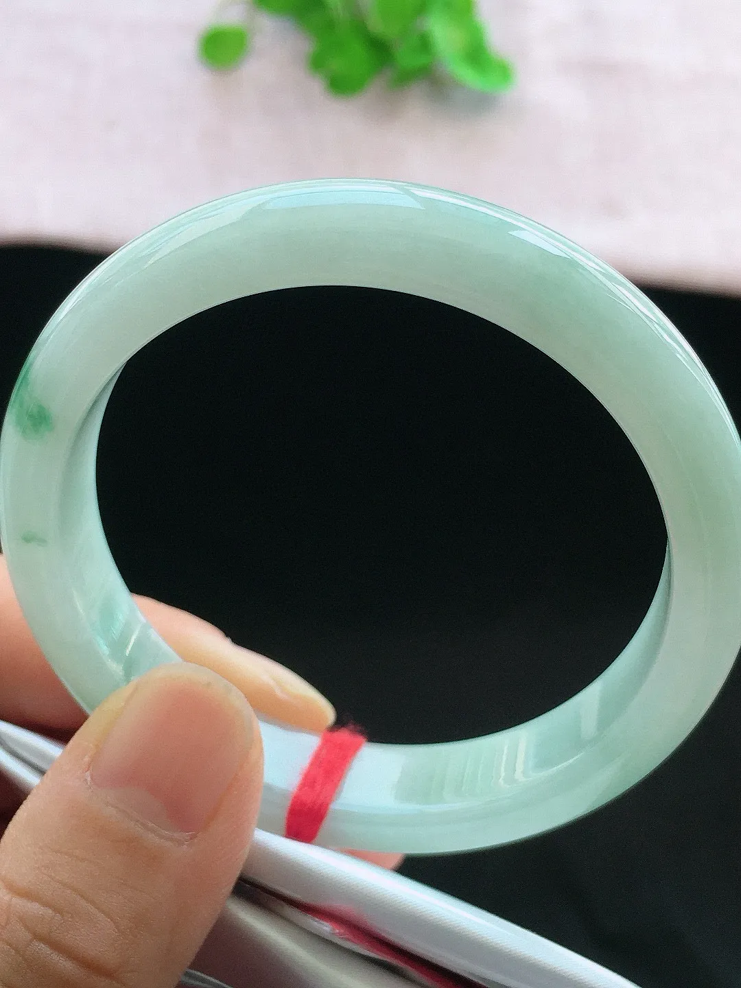 正圈55-56可戴，种老水足，尺寸55.5/11.8/7.4mm，冰飘花正圈翡翠手镯