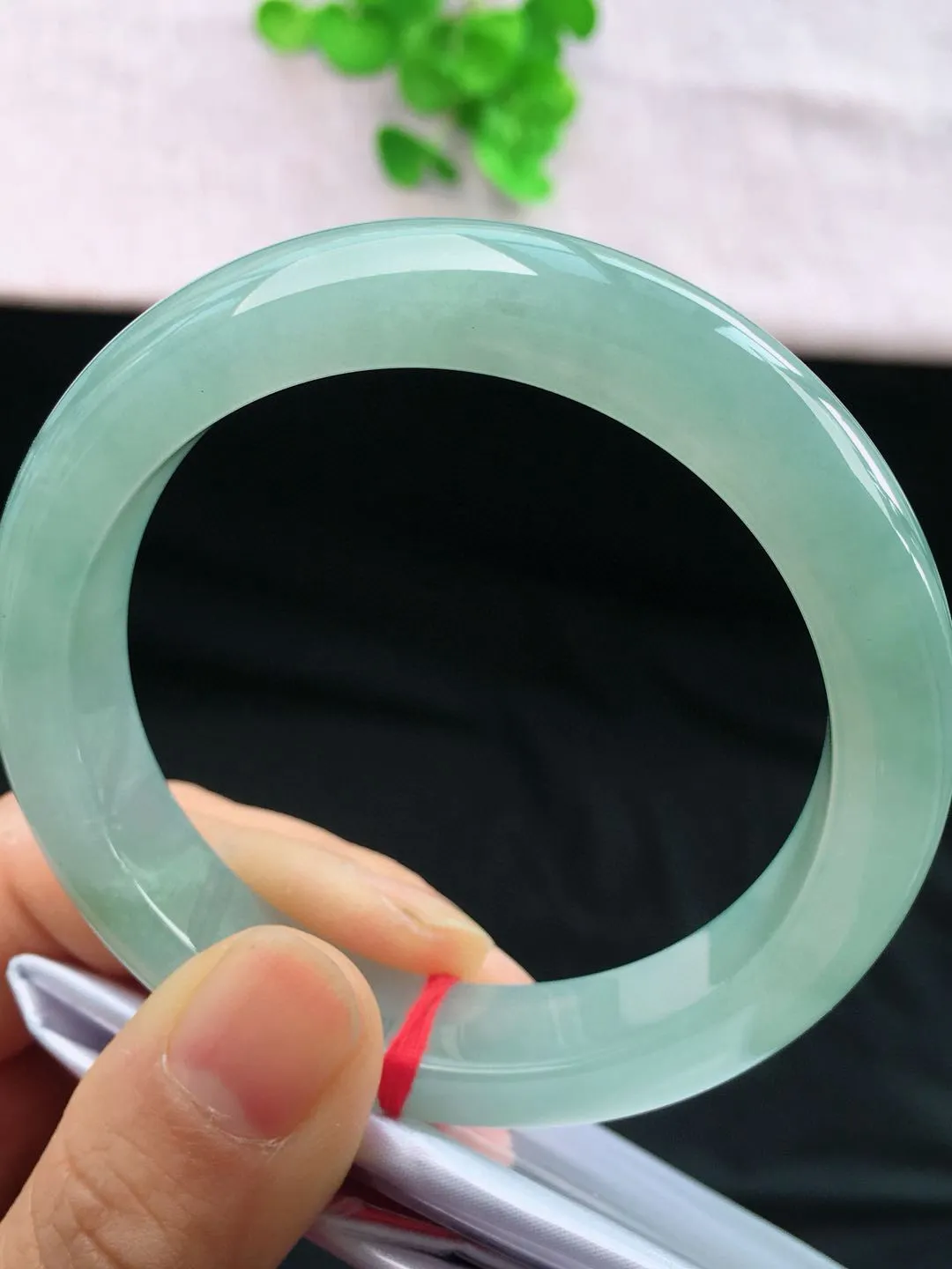 正圈56-57可戴，种老水足，尺寸56.5/12.5/8.8mm，底色正圈翡翠手镯