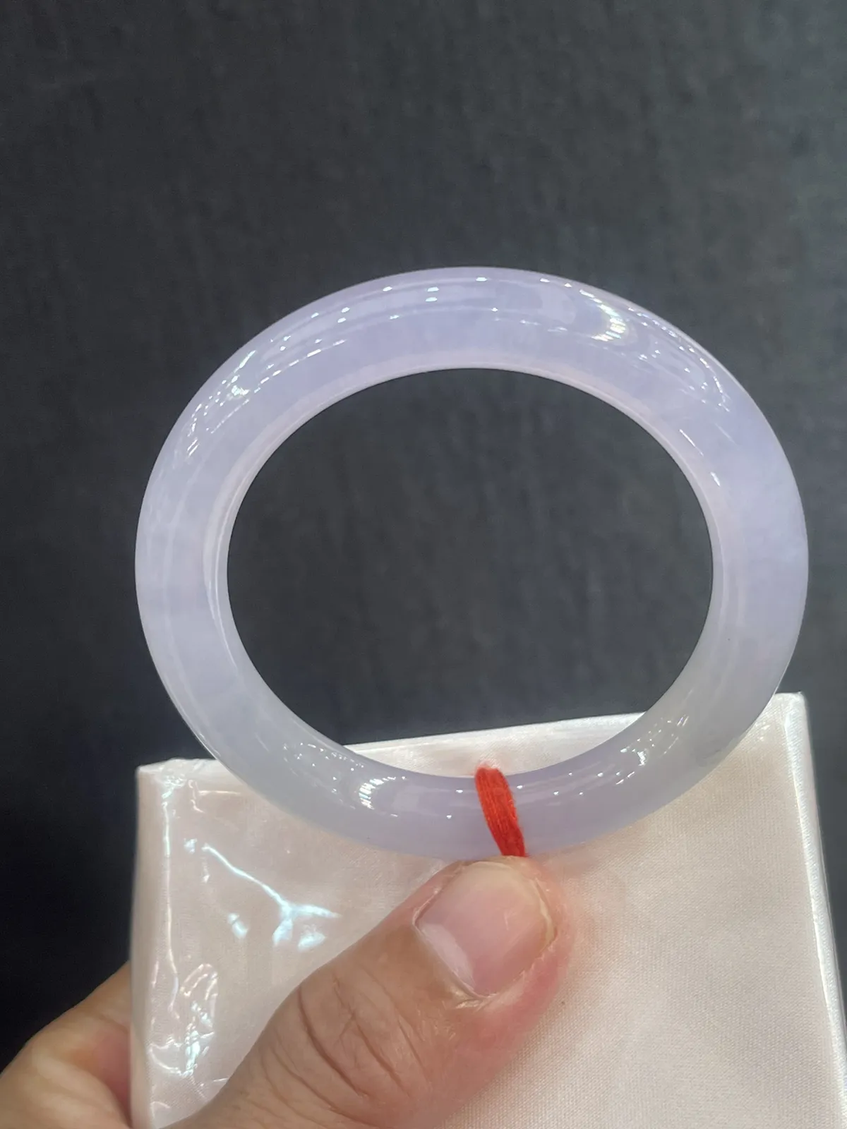 缅甸翡翠A货，小叮当圆条手镯，红紫色水润甜美，上手效果非常美