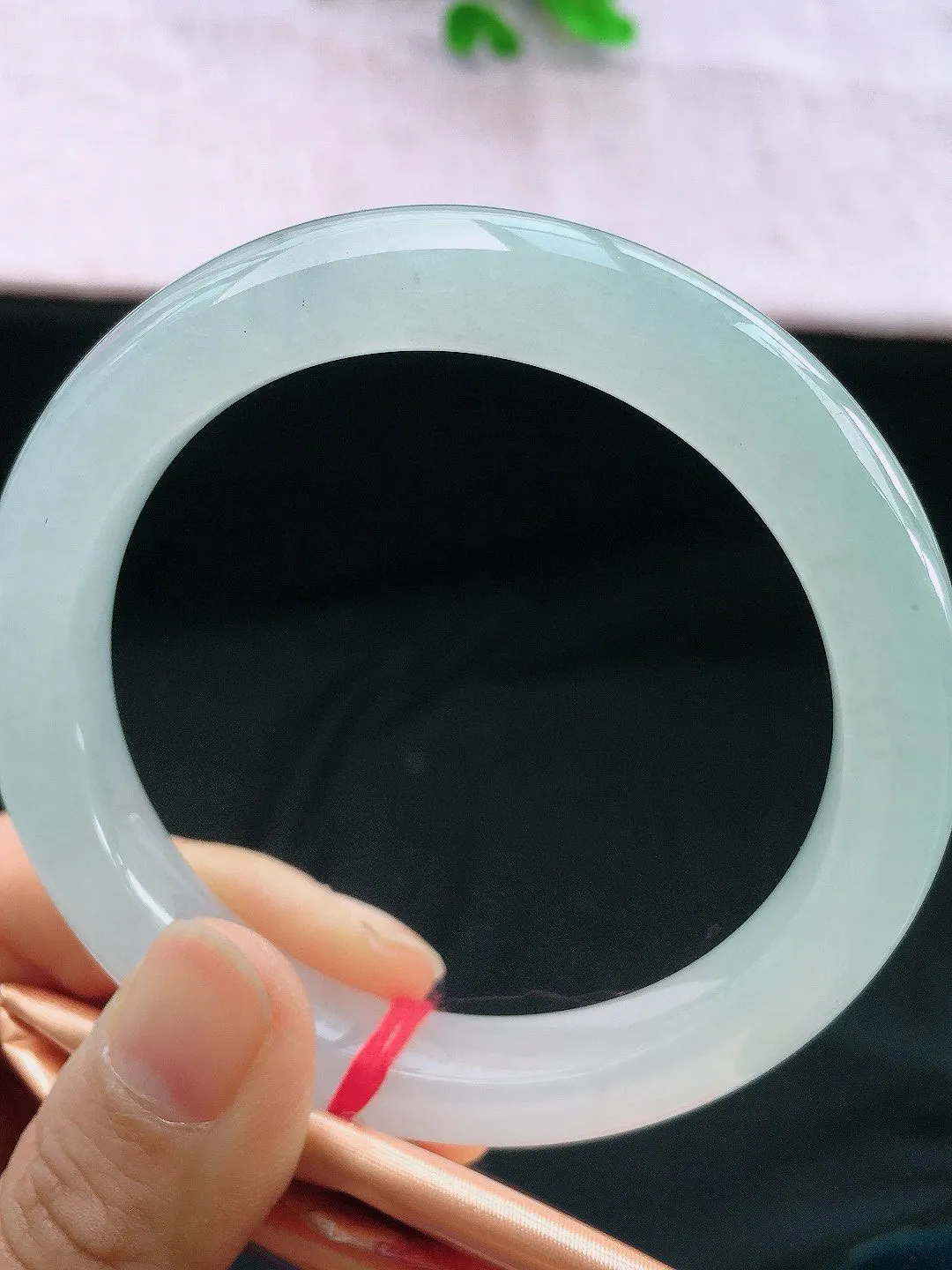 正圈59-60可戴，种老水足，尺寸60/11.6/9.6mm，白冰大圈口正圈翡翠手镯