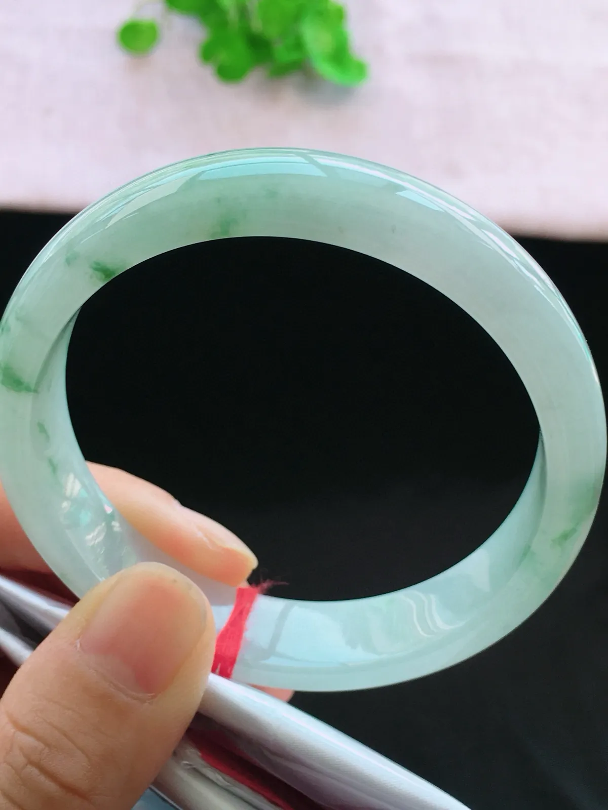 正圈58-59可戴，种老水足，尺寸59/13.7/7.3mm，冰飘花正圈翡翠手镯