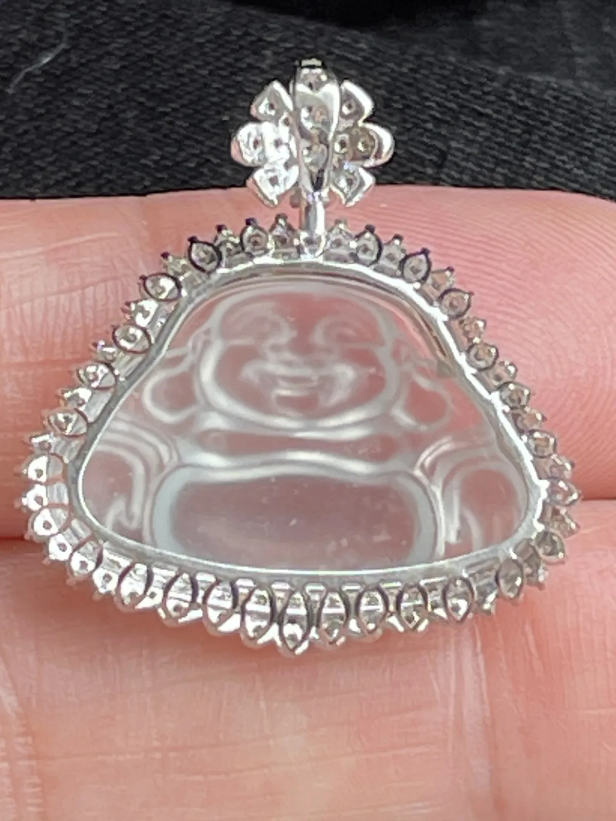 缅甸翡翠A货，佛在心中，平平安安，健健康康，快乐一生，上身效果很美，祼石尺寸13.9/21.3/4