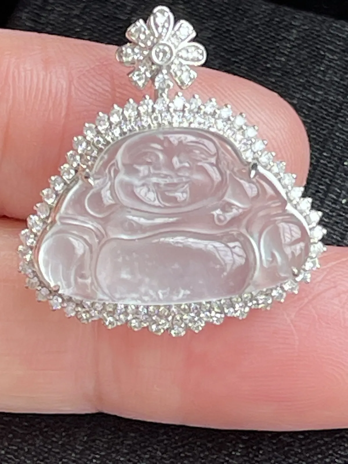 缅甸翡翠A货，佛在心中，平平安安，健健康康，快乐一生，上身效果很美，祼石尺寸13.9/21.3/4