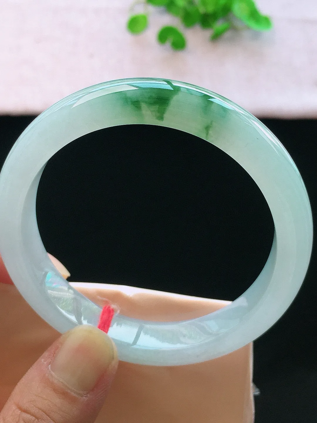 正圈58-59可戴，种老水足，尺寸58.7/12/8.2mm，冰飘花正圈翡翠手镯
