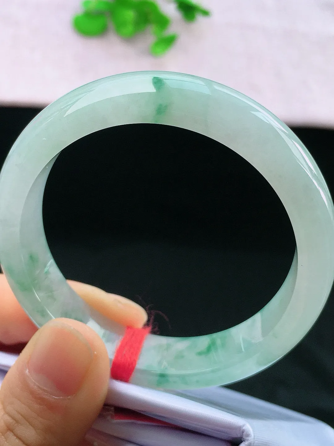 正圈54-55可戴，种老水足，尺寸55/13.5/7.8mm，冰飘花正圈翡翠手镯