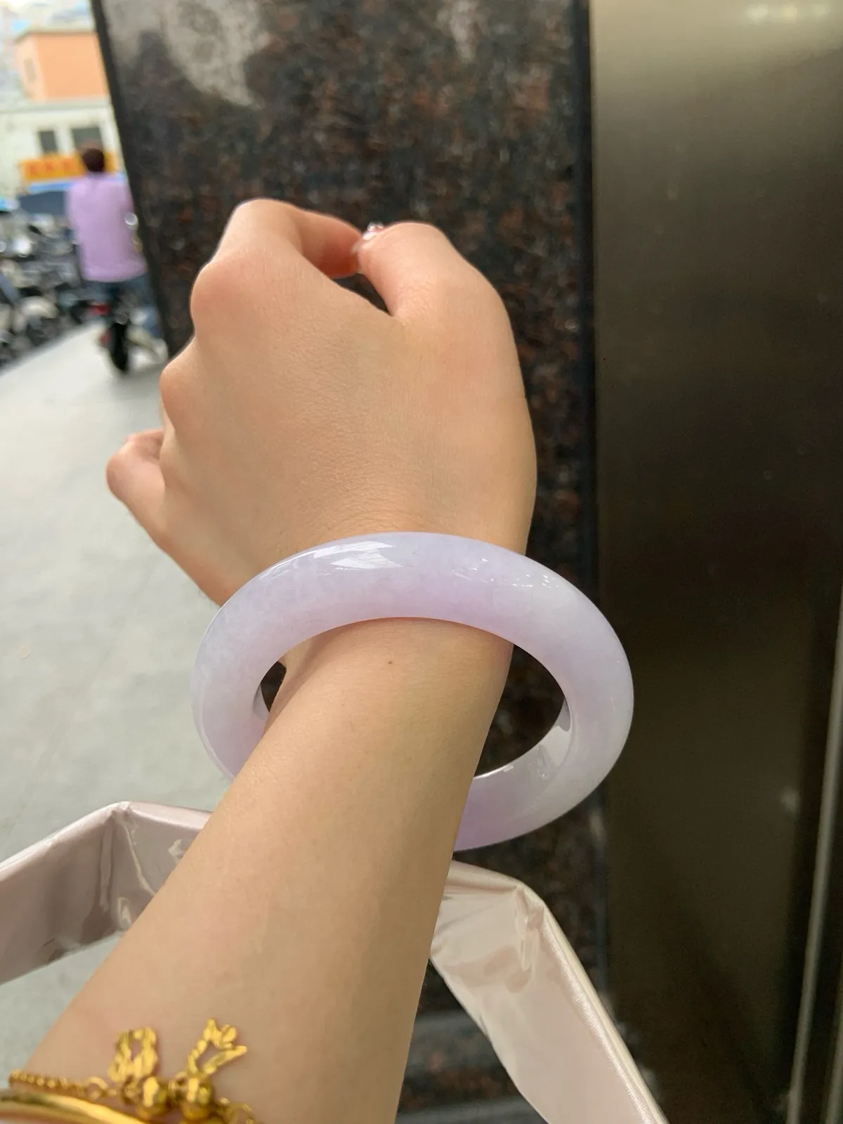 推荐【56.3圈淡紫正圈】无纹裂，底妆干净细腻，胶感十足，淡淡的紫韵如烟似雾，意境飘渺，版型好