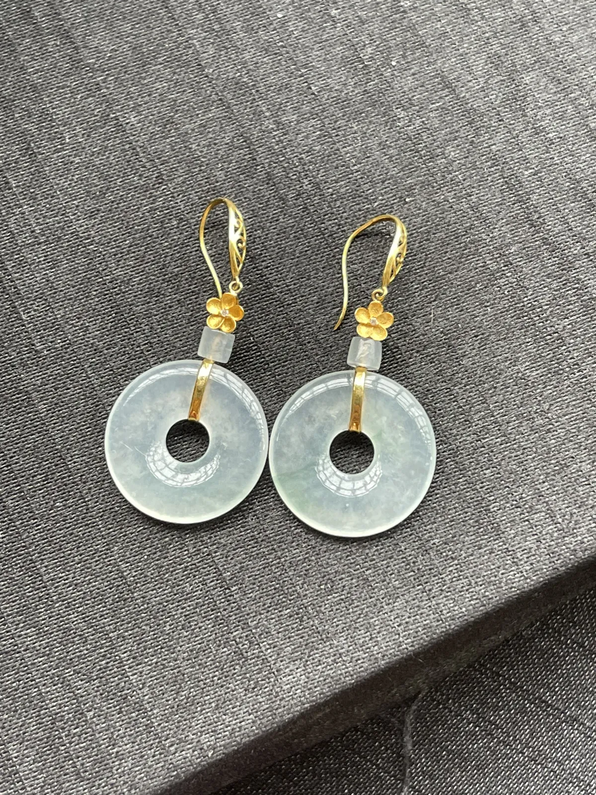 缅甸翡翠A货，一对平安扣耳环，上身效果非常美，冰冰润润，－生平安17/2.5