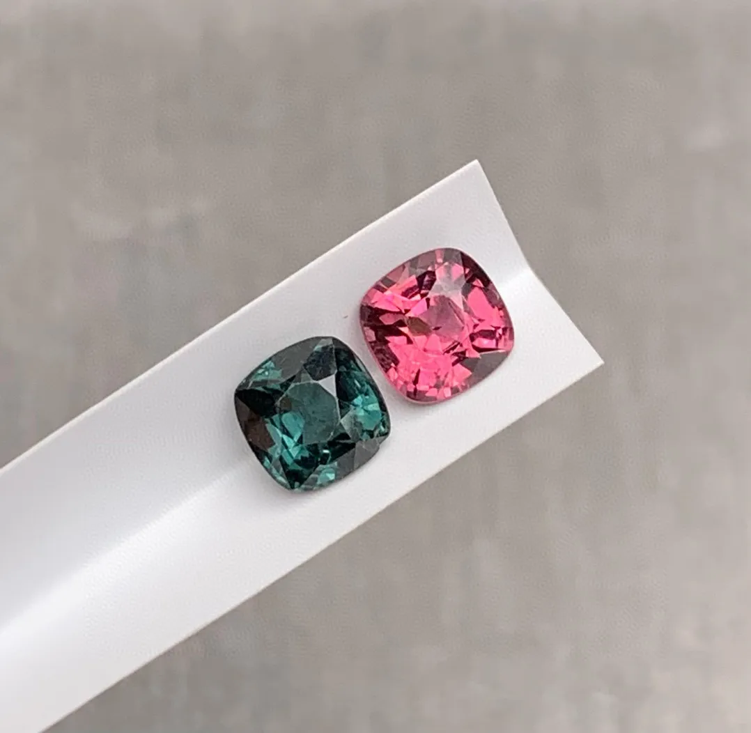 1.1克拉天然尖晶石撞色耳钉  颜色漂亮  火彩棒尺寸约4.6×4.5mm