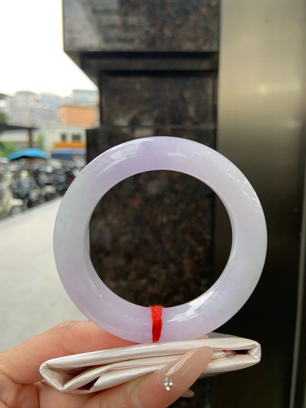推荐【56.3圈淡紫正圈】无纹裂，底妆干净细腻，胶感十足，淡淡的紫韵如烟似雾，意境飘渺，版型好