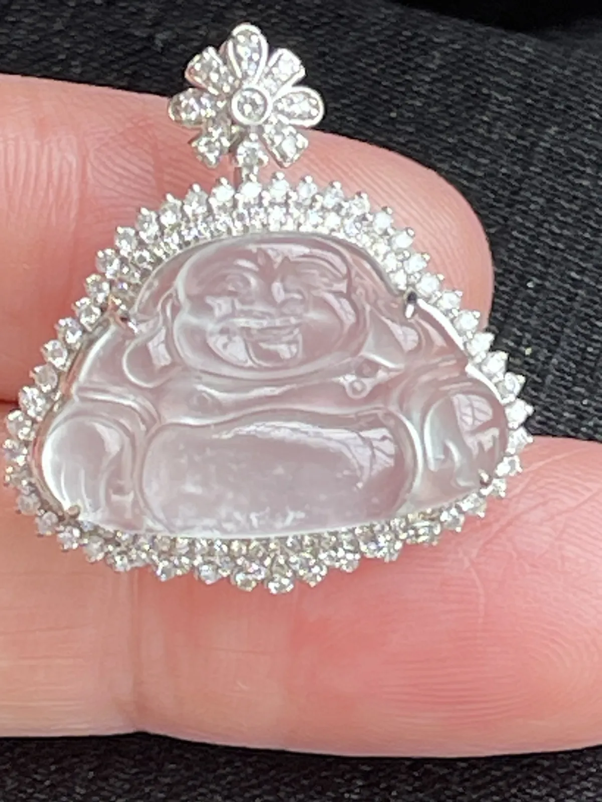 缅甸翡翠A货，佛在心中，平平安安，健健康康，快乐一生，上身效果很美，祼石尺寸13.9/21.3/4