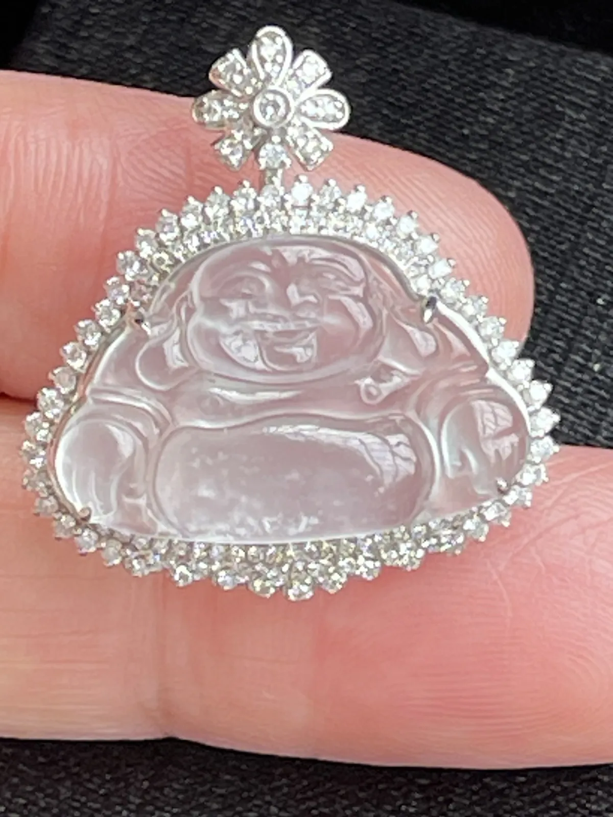 缅甸翡翠A货，佛在心中，平平安安，健健康康，快乐一生，上身效果很美，祼石尺寸13.9/21.3/4