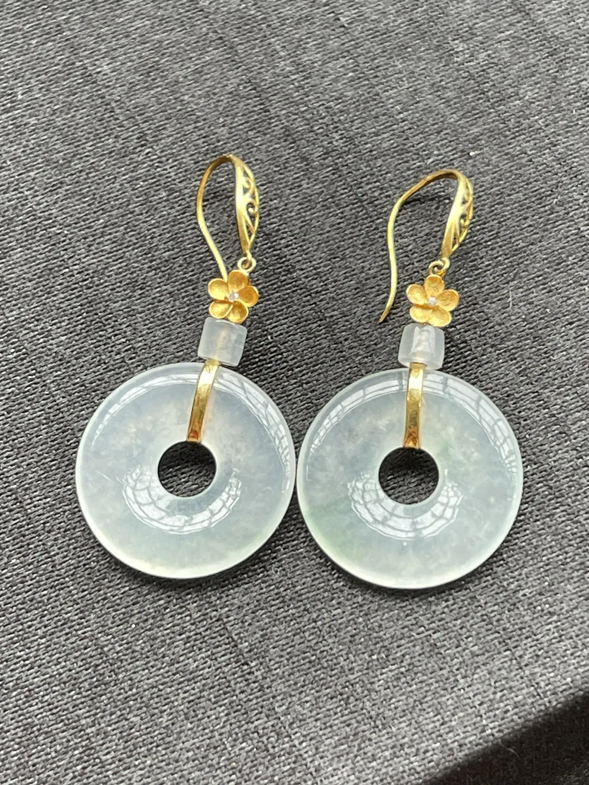 缅甸翡翠A货，一对平安扣耳环，上身效果非常美，冰冰润润，－生平安17/2.5