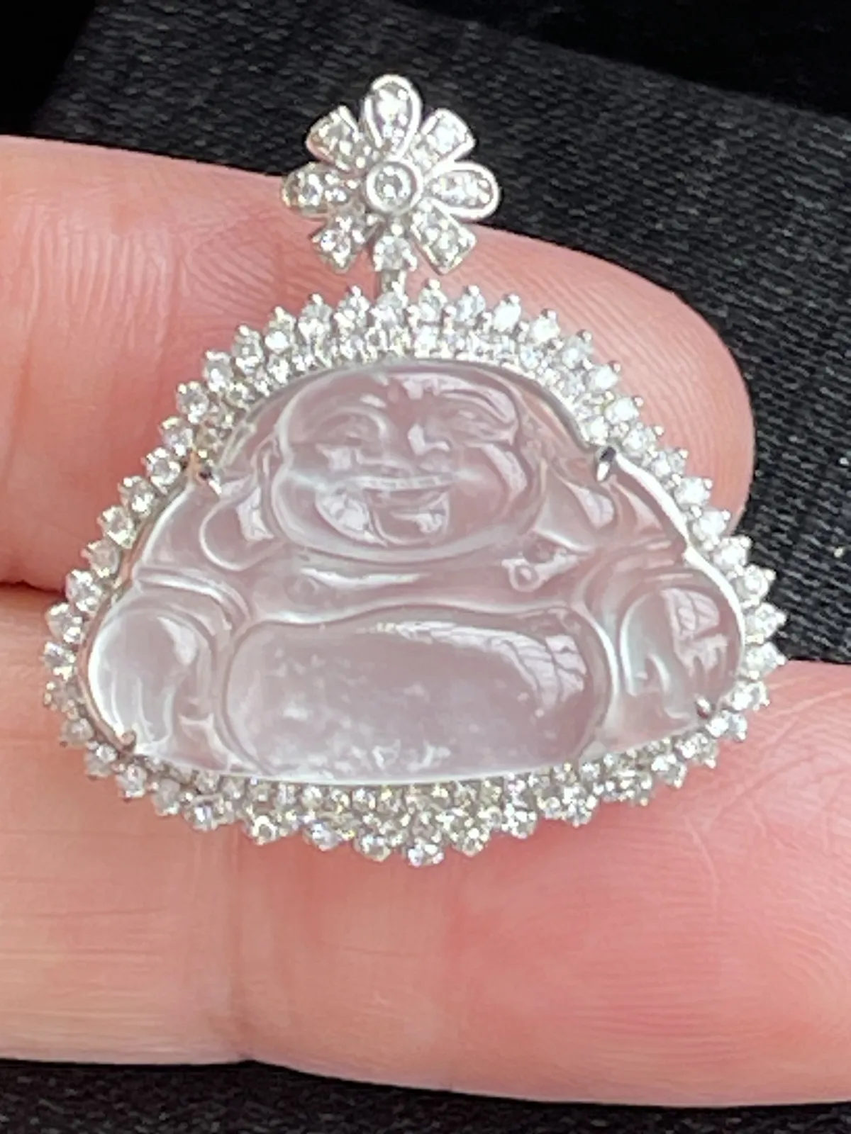 缅甸翡翠A货，佛在心中，平平安安，健健康康，快乐一生，上身效果很美，祼石尺寸13.9/21.3/4