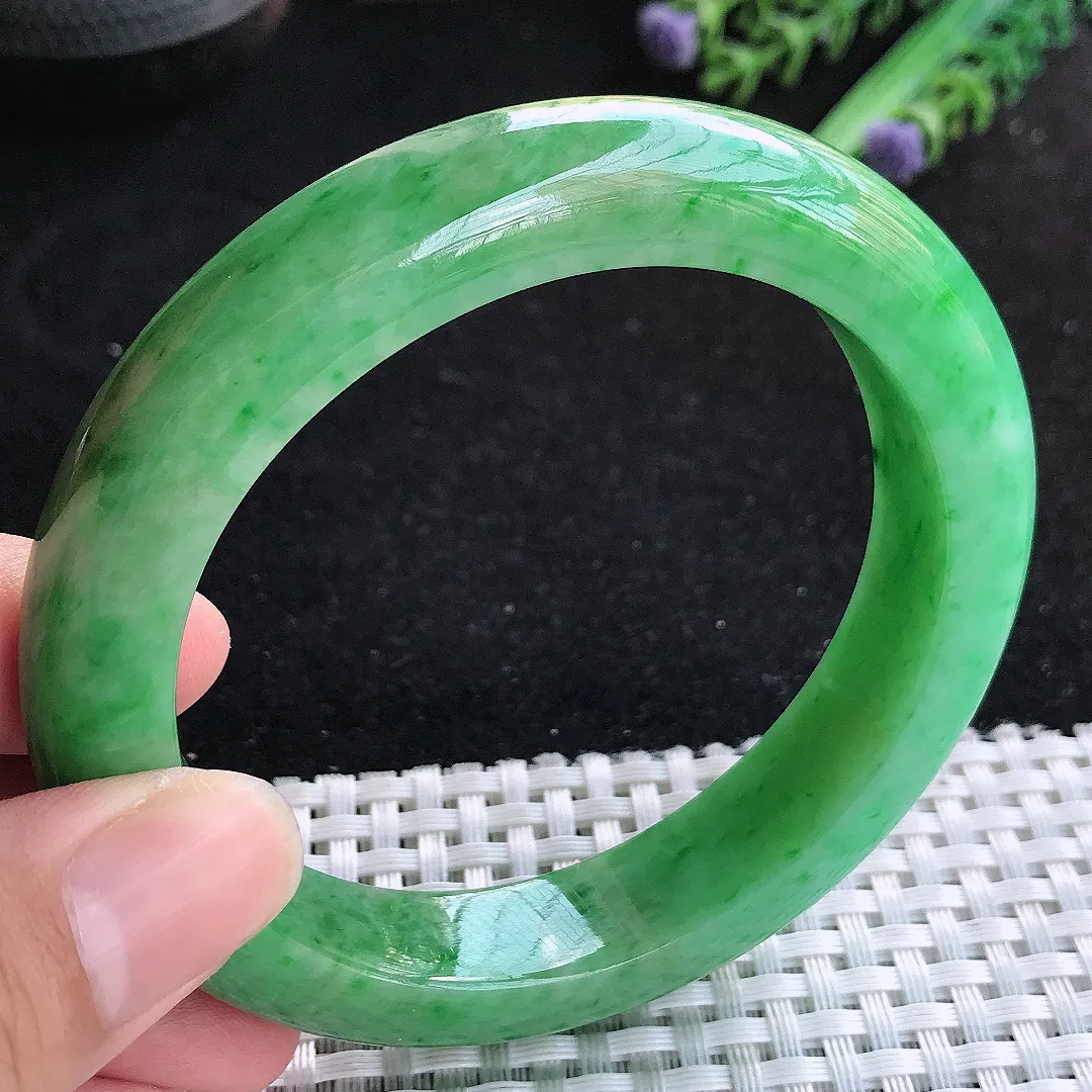 自然光60.5/13/9.6老坑精美温润满绿手镯玉镯百搭大圈口妈妈款