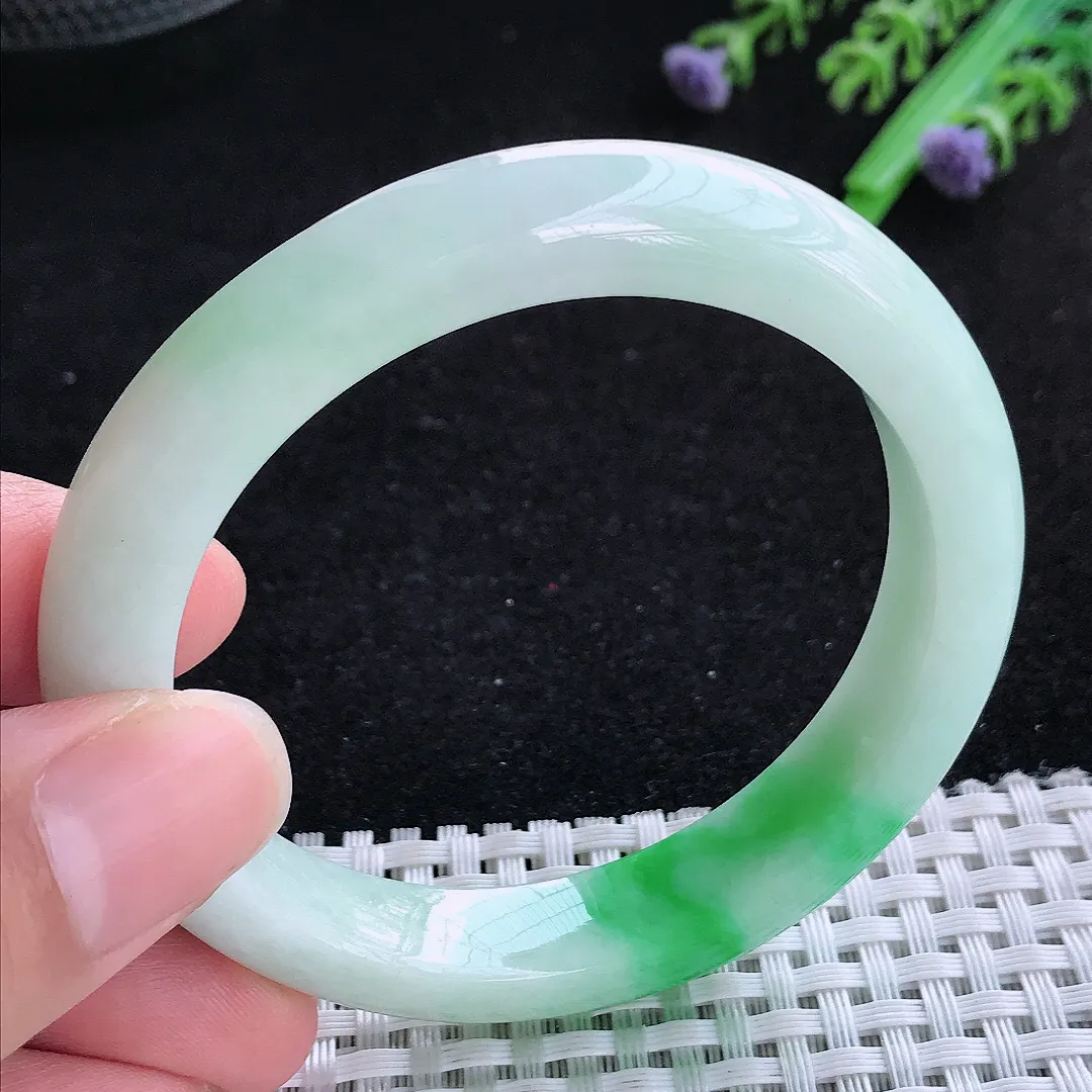 自然光54.5/10.8/8.5老坑精美温润飘阳绿手镯玉镯百搭