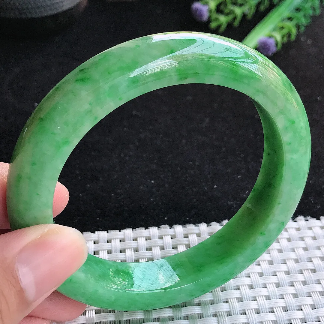 自然光60.5/13/9.6老坑精美温润满绿手镯玉镯百搭大圈口妈妈款