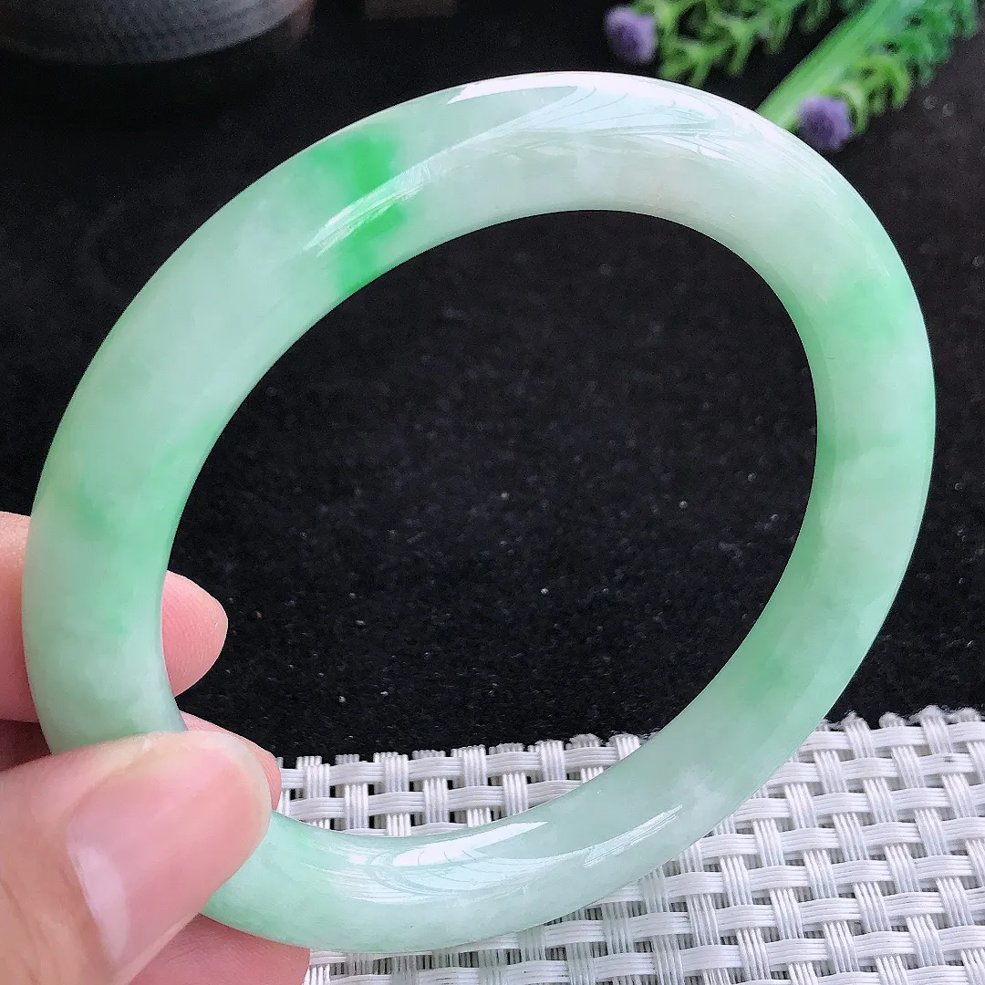 自然光62/9.9/10.2老坑精美冰润飘绿圆条手镯大圈口圆玉镯百搭