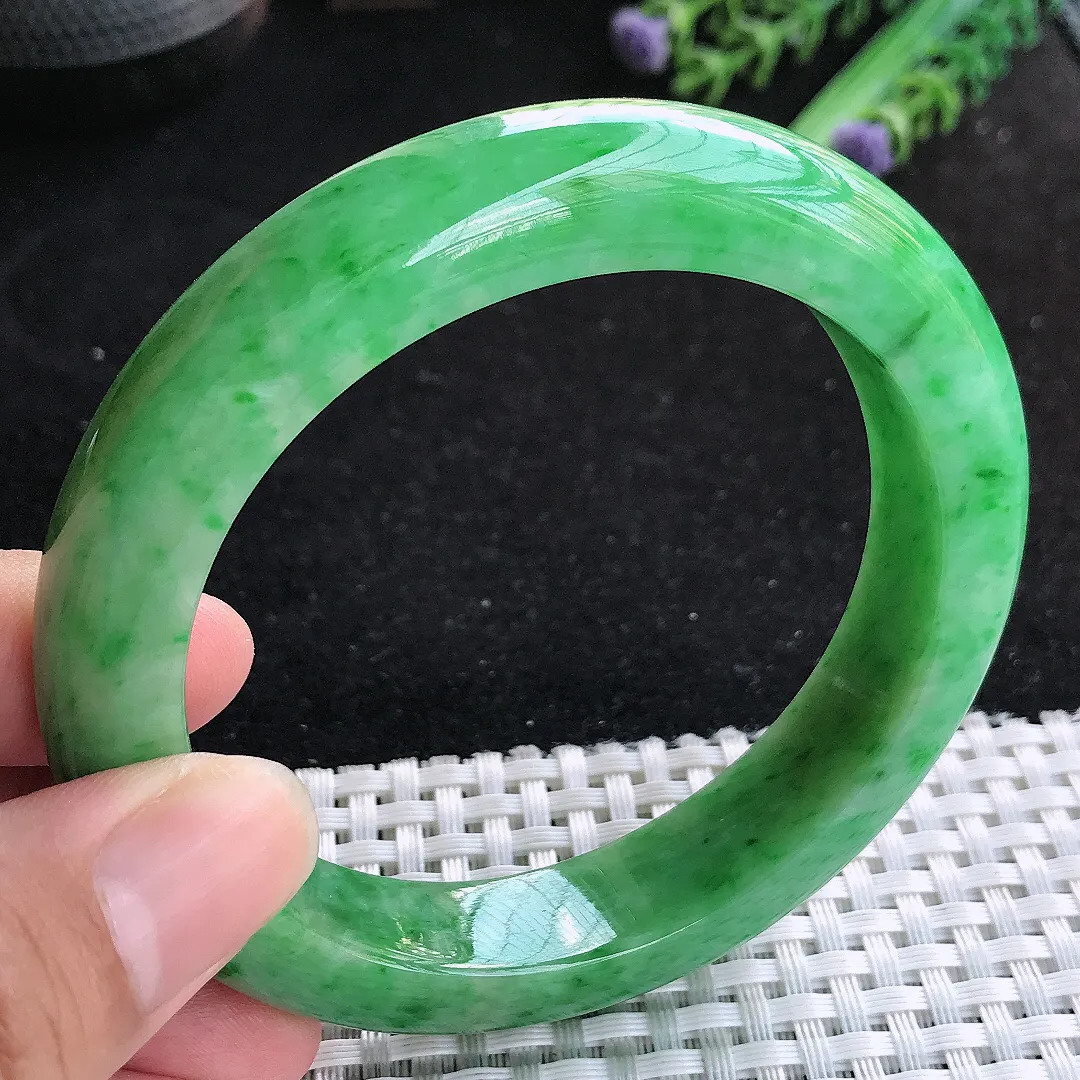 自然光60.5/13/9.6老坑精美温润满绿手镯玉镯百搭大圈口妈妈款