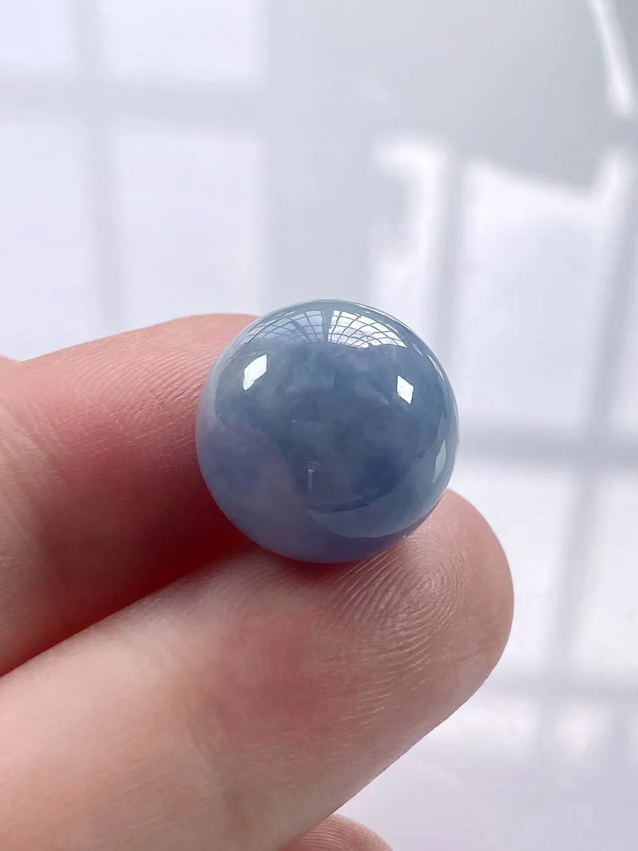 缅甸天然翡翠A货，大卡15.6冰润紫罗兰大圆珠单珠一颗，尺寸：15.6mm/1颗，重量：6.73g，没打孔。
